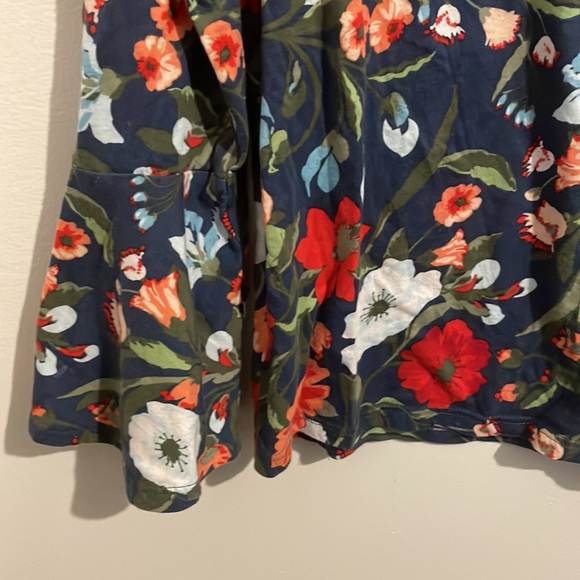 Loft Outlet Women’s Floral Shirt - Picture 3 of 5